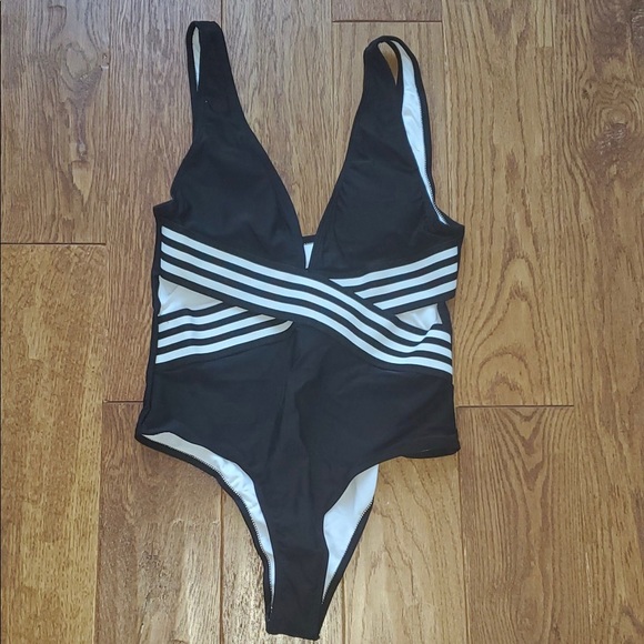 LAST 1❤️Striped One Piece Swimsuit - Picture 6 of 10